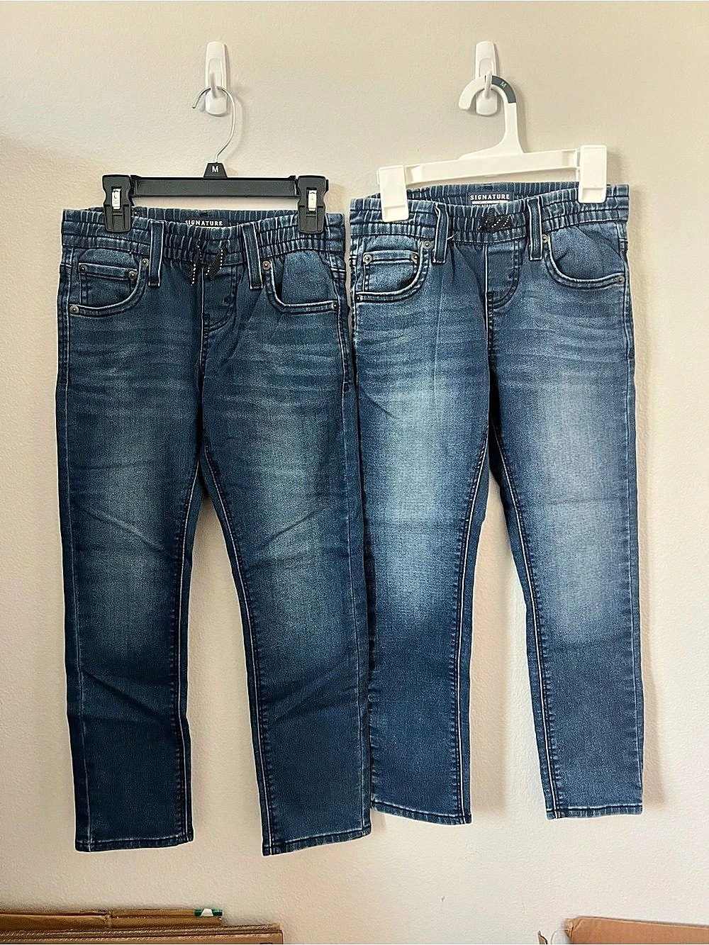 Levi Strauss & Co. Signature Gold. Straight Leg Jeans in Blue Size 8